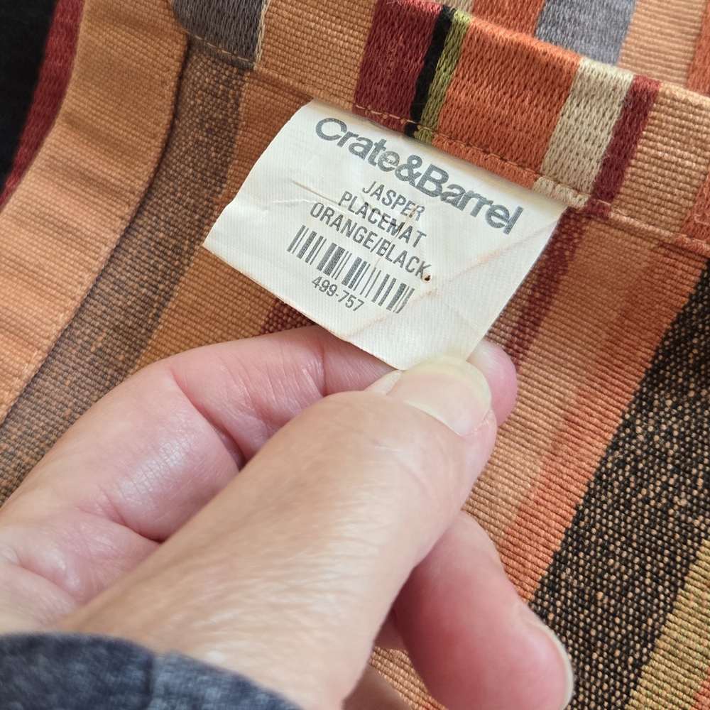 Crate & Barrel 7 placemats - Picture 3 of 12